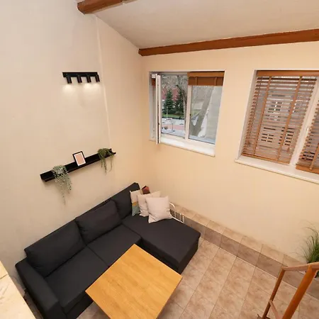 Cozy Nest Charming Loft In The Heart Of