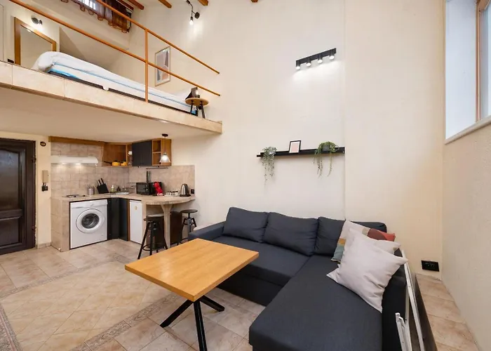 Cozy Nest Charming Loft In The Heart Of *