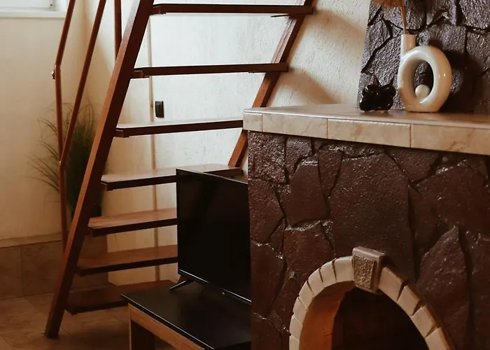 Cozy Nest Charming Loft In The Heart Of