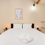Cozy Nest Charming Loft In The Heart Of Apartment Warna
