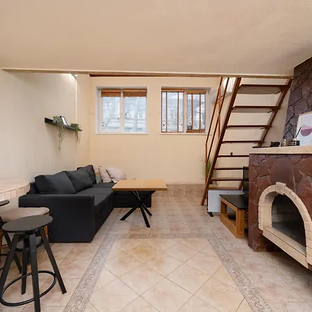 Cozy Nest Charming Loft In The Heart Of *