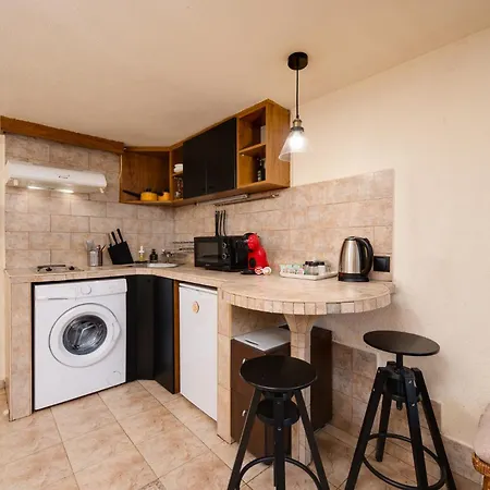 公寓 Cozy Nest Charming Loft In The Heart Of *