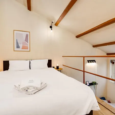 Cozy Nest Charming Loft In The Heart Of Apartment Varna