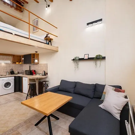 Cozy Nest Charming Loft In The Heart Of *