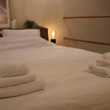 公寓 Cozy Nest Charming Loft In The Heart Of