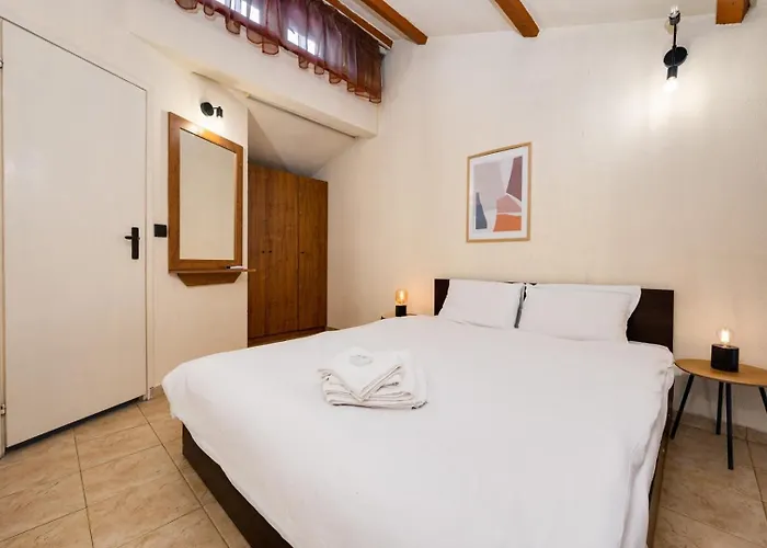 Cozy Nest Charming Loft In The Heart Of * Varna