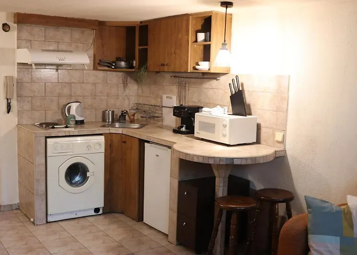 Cozy Nest Charming Loft In The Heart Of *