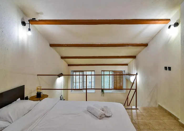 Cozy Nest Charming Loft In The Heart Of ヴァルナ
