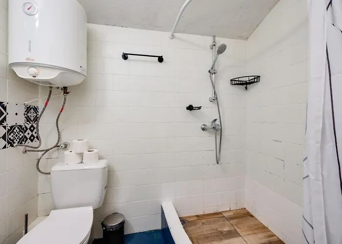 Cozy Nest Charming Loft In The Heart Of アパート *